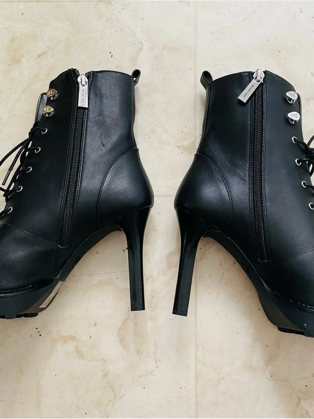 $295 NWOT Michael Kors Black Leather Kyle Lace-up Pointed Toe Edgy Ankle Boots 7